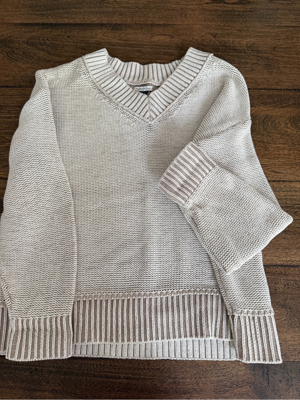 American Eagle Outfitters Cream V-Neck Knit Sweater size S